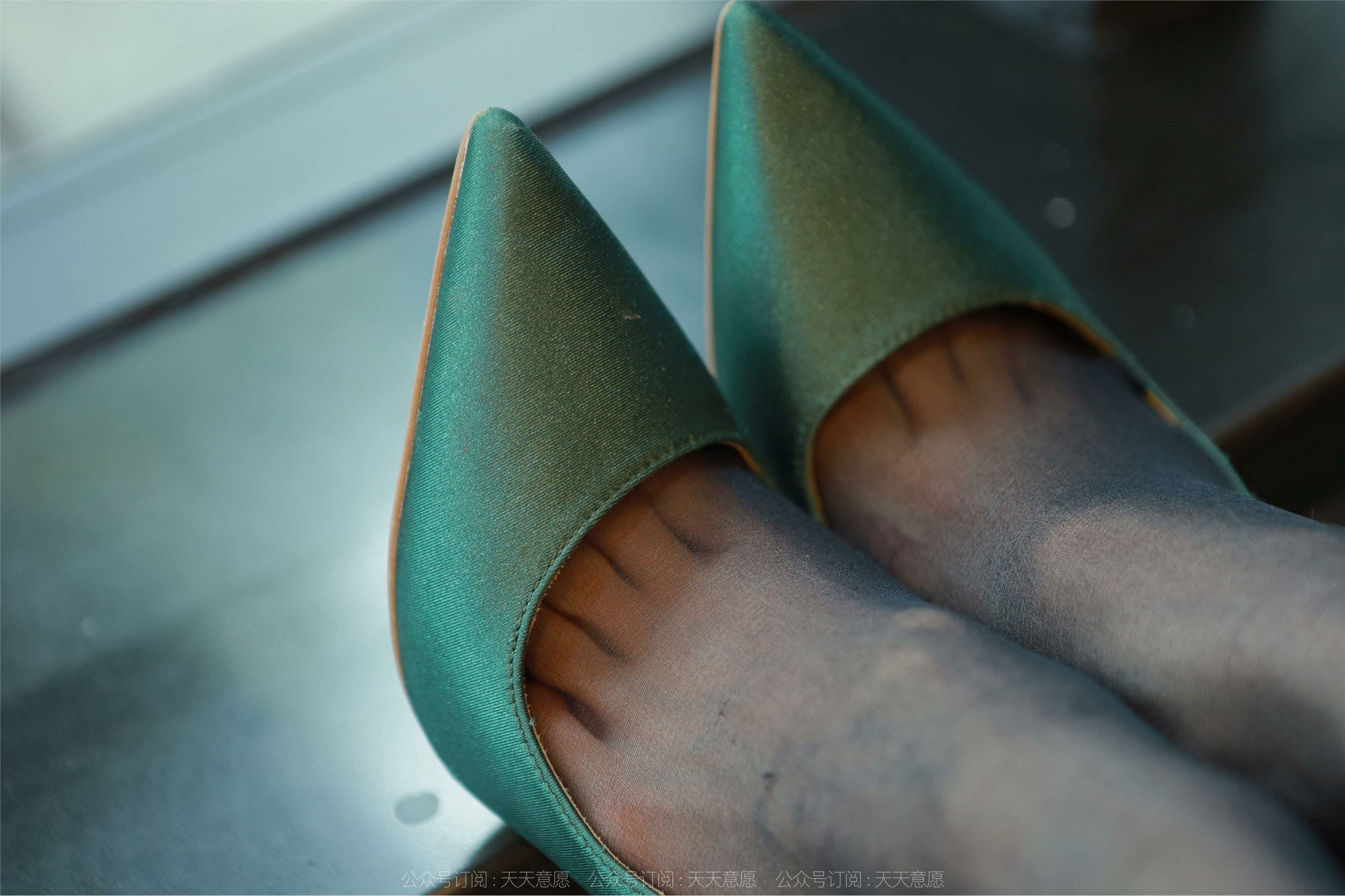 IESS异思趣向  2022.05.18 丝享家 1092：小六《深蓝旗袍》